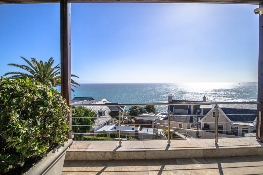 To Let 6 Bedroom Property for Rent in Bantry Bay Western Cape